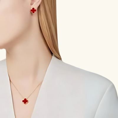 The Clover Necklace