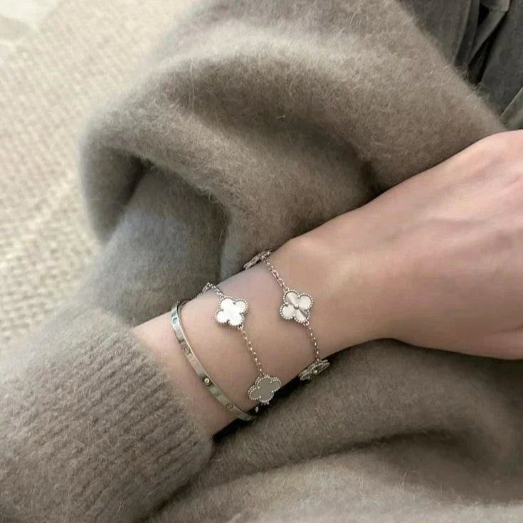 CLOVER | White Bracelet